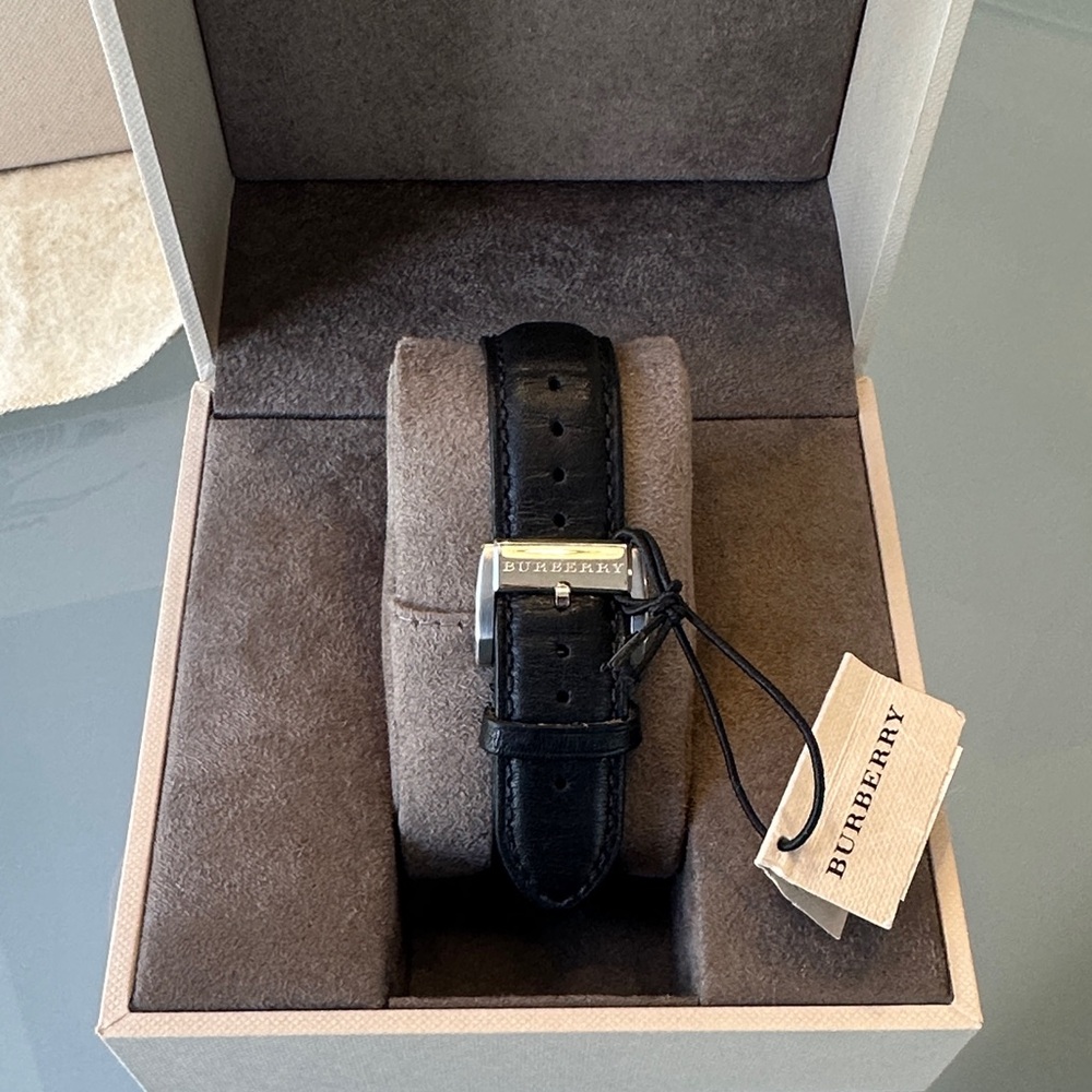 Burberry Black and Silver Timepiece - Picture 6 of 6